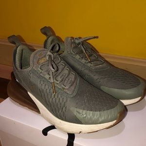 NIKE AIR MAX 270 green